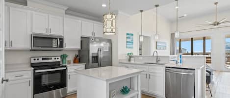 House, 4 Bedrooms | Private kitchen | Fridge, oven, coffee/tea maker, toaster