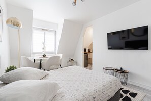 Casa | Espaço de trabalho para notebook, ferros/tábuas de passar roupa