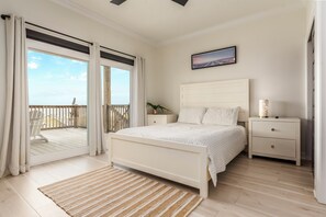 4 slaapkamers, een strijkplank/strijkijzer, internet, beddengoed