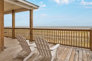 Property grounds - Gulffront Home w/ Private Boardwalk & Porch (Dauphin Island)