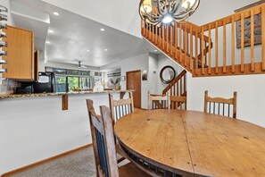 تناول الطعام