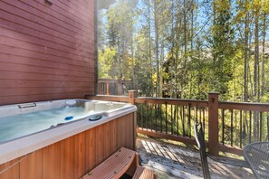 مغطس سبا خارجي