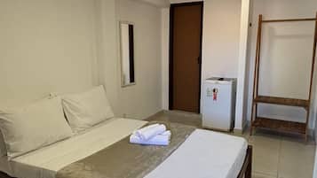 Eenvoudige tweepersoonskamer | Verduisterende gordijnen, gratis wifi