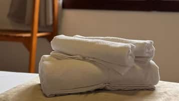 Eenvoudige tweepersoonskamer | Verduisterende gordijnen, gratis wifi