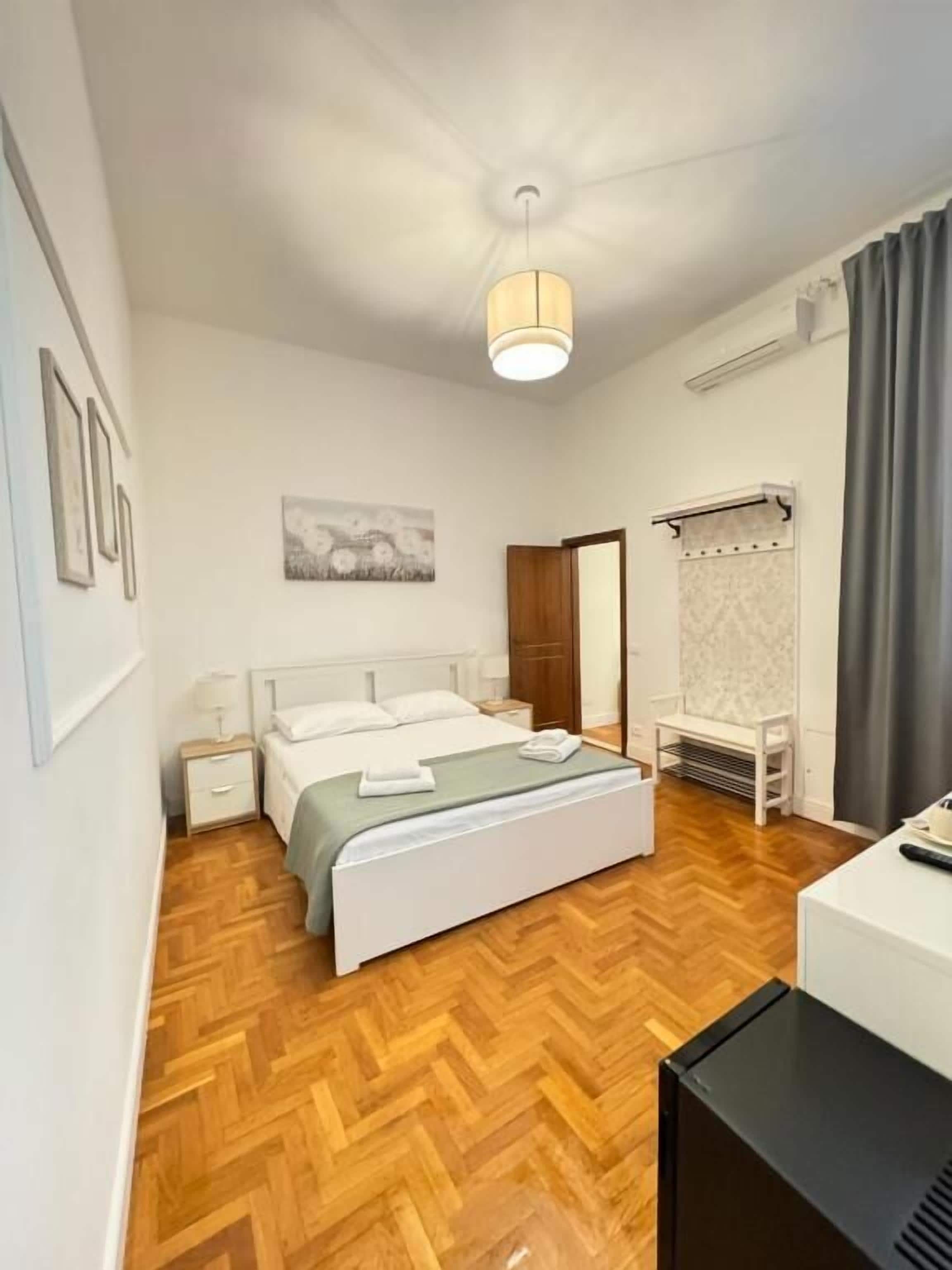 Coffres-forts dans les chambres, chambres insonorisées, Wi-Fi gratuit