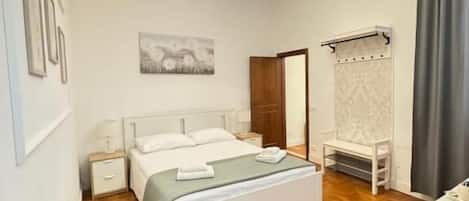 In-room safe, soundproofing, free WiFi