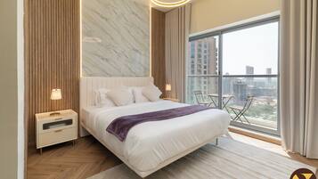 Luxury Apartment, Balcony, City View | Egyptian cotton sheets, premium bedding, in-room safe
