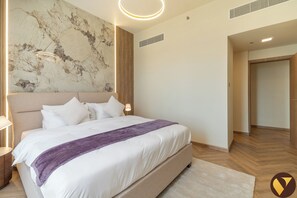 Lyxlägenhet - balkong - utsikt mot staden | Strykjärn/strykbräda och gratis wi-fi