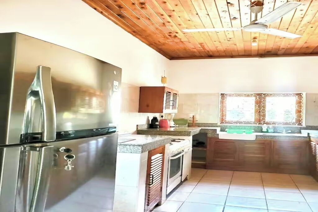 Mikrowelle, Ofen, Geschirrspüler