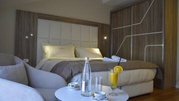 In-room safe, desk, soundproofing, iron/ironing board