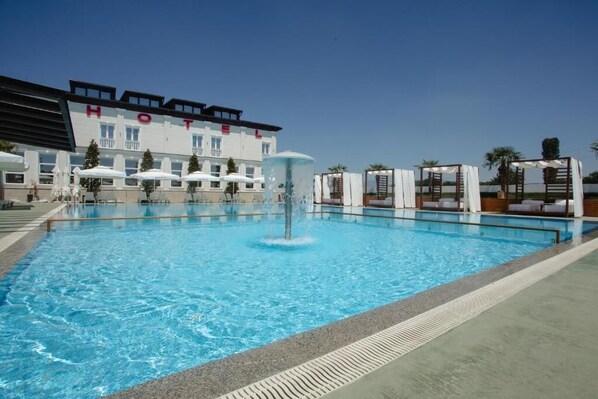 Seasonal outdoor pool