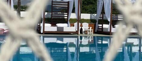 Piscine extérieure (ouverte en saison)