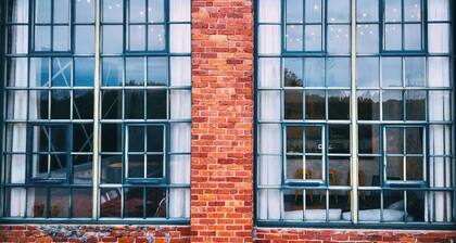 NEW! Cozy mill loft w/ 2 king beds, gym & pool