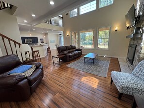 TV, fireplace, offices