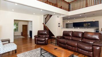 TV, fireplace, offices