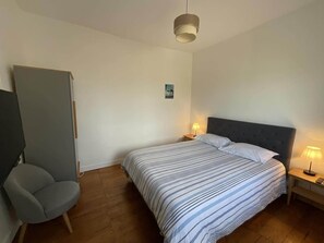 2 quartos, cofres nos quartos, Wi-Fi, roupa de cama