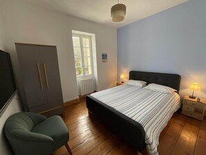 2 bedrooms, in-room safe, WiFi, bed sheets