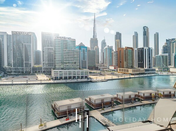 Apartment, Canal View | City view