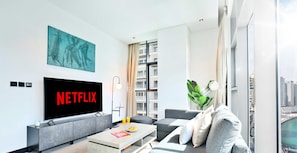 Apartamento, vistas al canal | Zona de estar