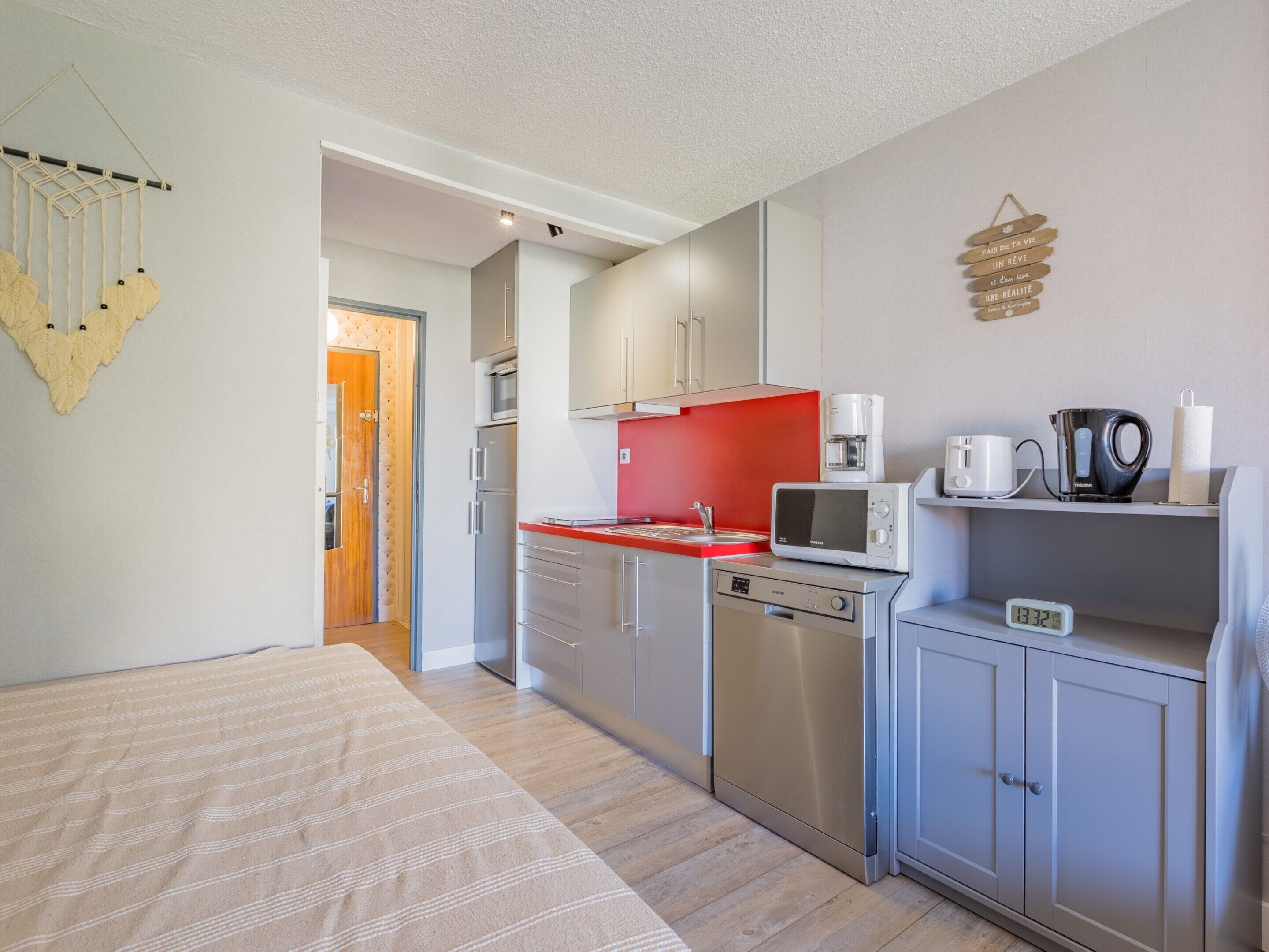 Cosy Apartment Near Sandy Beach