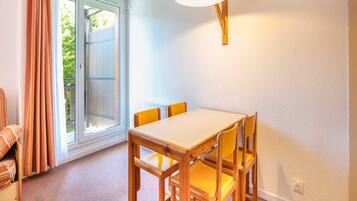 Apartment | Dining