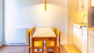 Apartment | Tempat makan