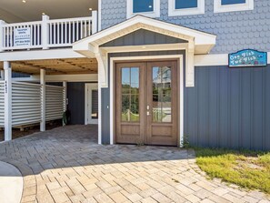 Exterior detail - 1 Fish, 2 Fish is a fully renovated Oceanfront Cottage! (Emerald Isle)