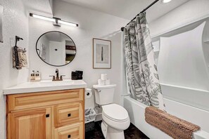 Ducha, secador de pelo, toallas