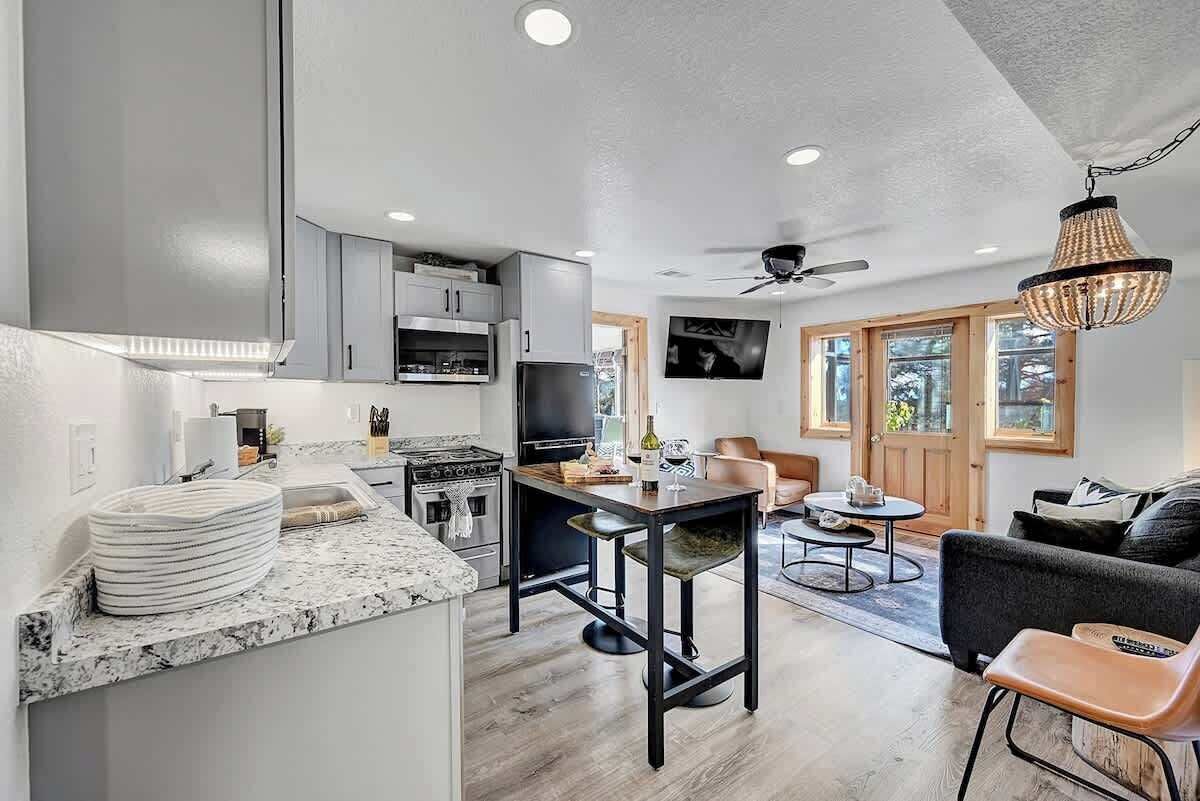 TV, fireplace, offices