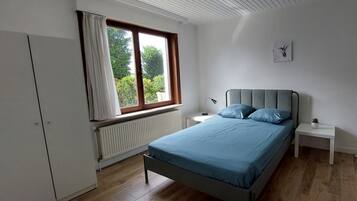 3 bedrooms, iron/ironing board, free WiFi, bed sheets