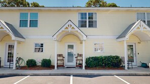 Exterior - Dog Friendly Townhome in Private Community with easy beach access (Miramar Beach)