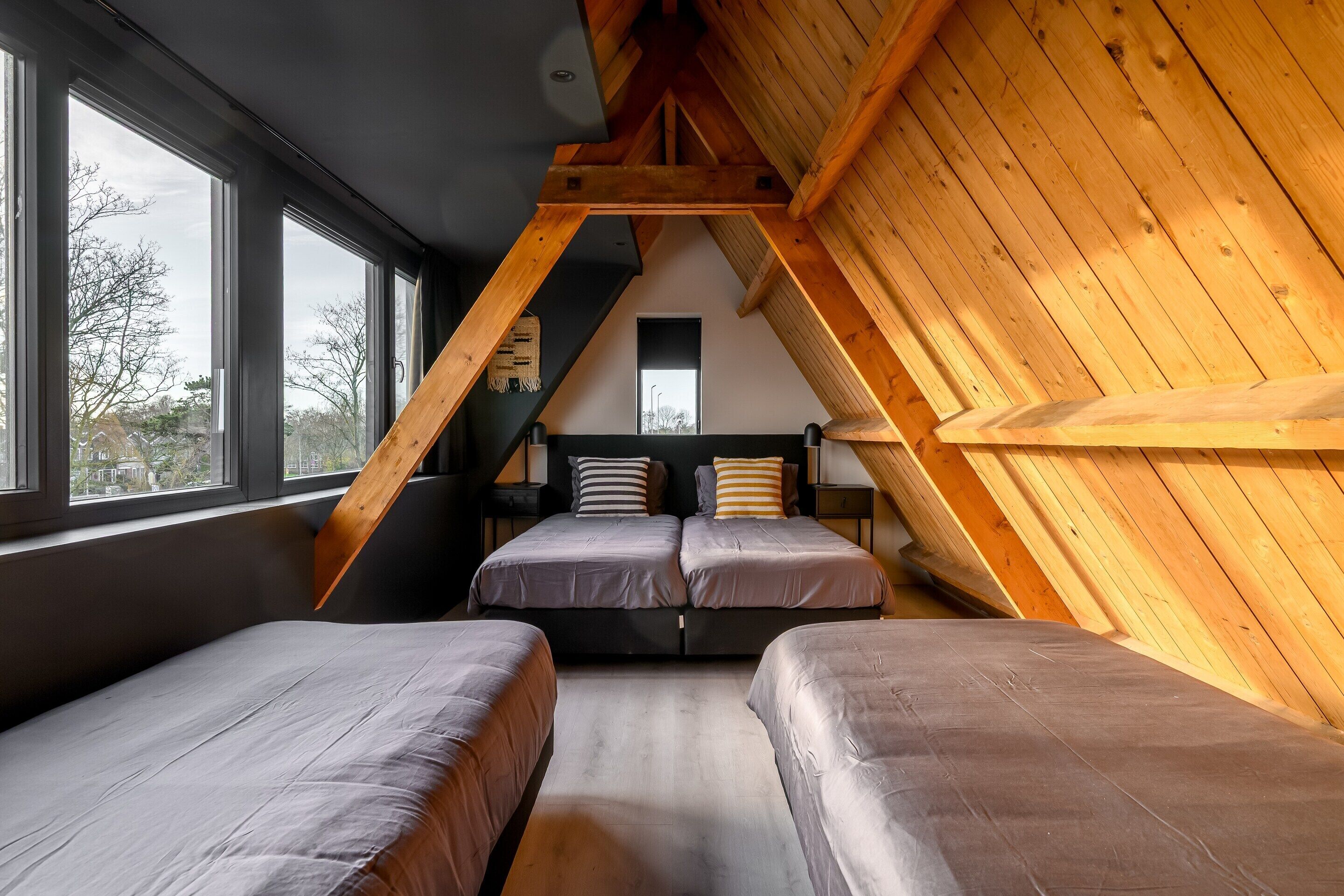 House | 4 bedrooms, individually furnished, bed sheets