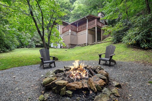 Secluded Tru Log•Covered Deck•Wildlife•AC/Heat• SKi & Hike! Winter ready!