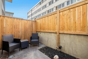 Property grounds - Inner-City Chic Urban Farmhouse 3 Bds and Ba (Calgary)