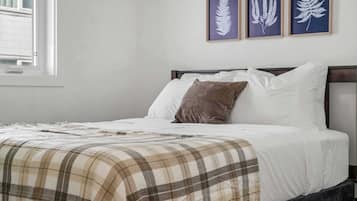 3 makuuhuonetta, työpöytä, silitysrauta/-lauta, Wi-Fi