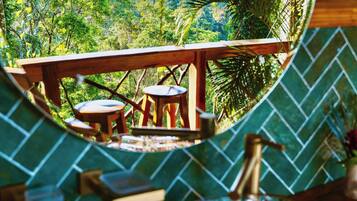 Cabin, 1 Bedroom, Balcony, Garden View | Interior