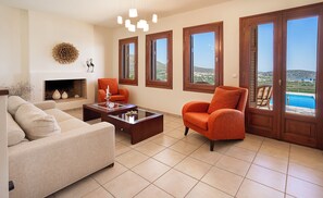 Smart TV, fireplace