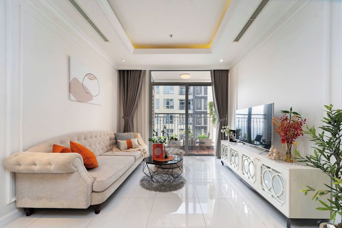 Departamento ejecutivo, 3 habitaciones, balcón, vista a la ciudad | Camas con efecto memoria, escritorio y espacio para trabajar con laptop