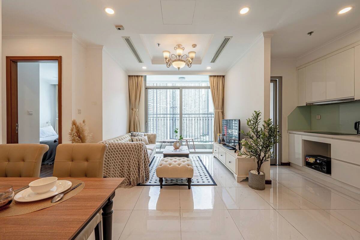 Departamento Deluxe, 2 habitaciones, balcón, vista a la ciudad | Camas con efecto memoria, escritorio y espacio para trabajar con laptop