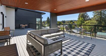 Near CDA Lake | Gym, In-Unit Laundry, Free Parking
