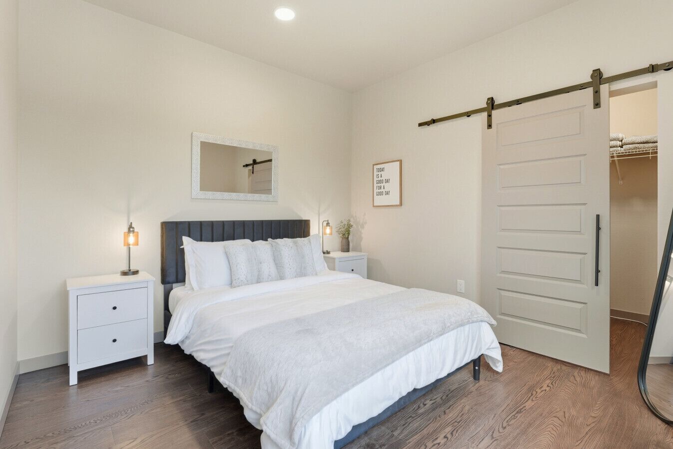 1 室のベッドルーム、デスク、アイロン / アイロン台、WiFi