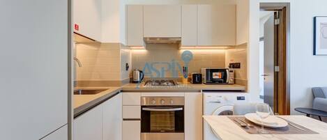 Fridge, microwave, oven, stovetop