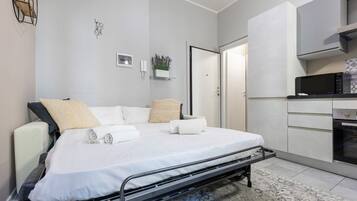 2 Schlafzimmer, BĂŒgeleisen/BĂŒgelbrett, Internetzugang, BettwĂ€sche