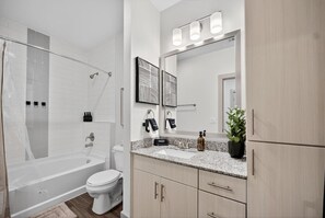 Bathroom - Dallas 2BR Retreat: Pool, Gym, Games & Home Office (Dallas)