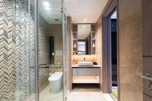 Deluxe Apartment, 1 Bedroom, Balcony, City View | Bathroom | Free toiletries, hair dryer, slippers, towels - Imperial Condotel Metropole Somiluxstay (Ho Chi Minh)