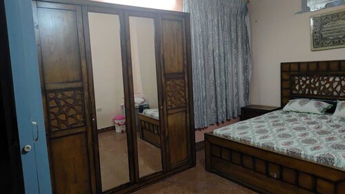 Centrally located 2 bedroom house with local help