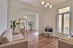 Comfort Apartment, Air conditioning | Living area