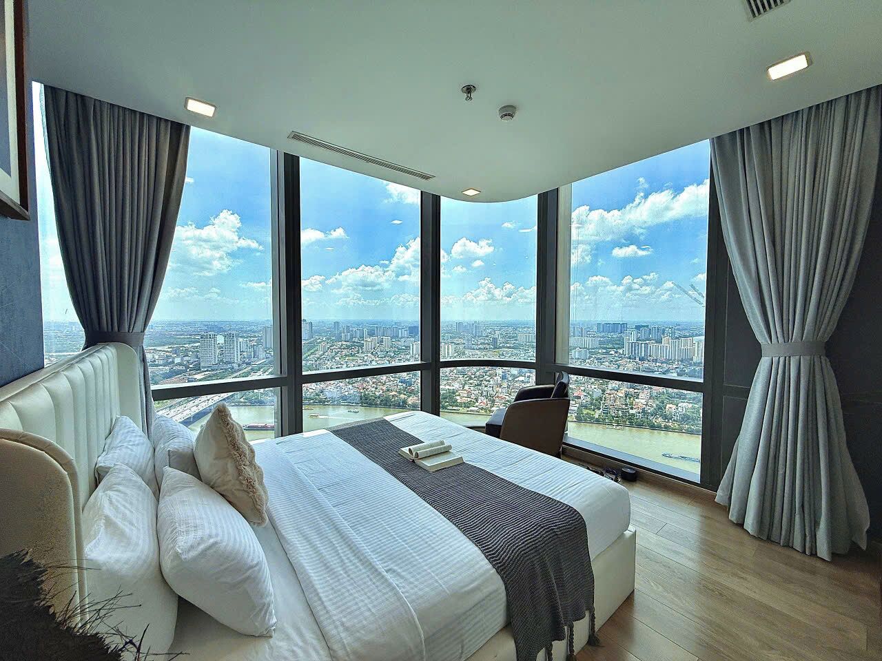 Colchones con efecto memoria y escritorio 