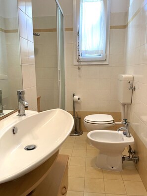 Appartement, 1 chambre, patio | Salle de bain