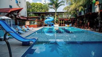 Piscina interna, piscina externa